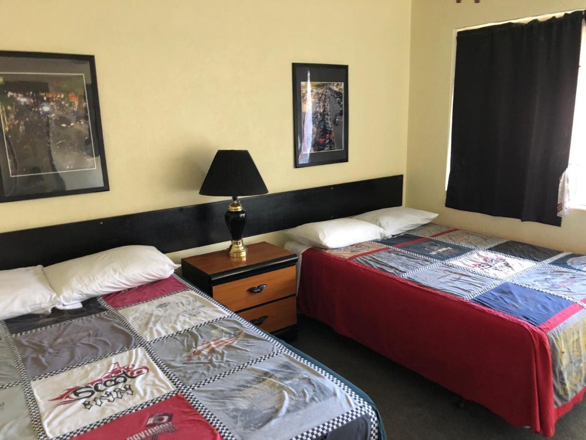 Scoot Inn Motel Порт Ориндж Екстериор снимка